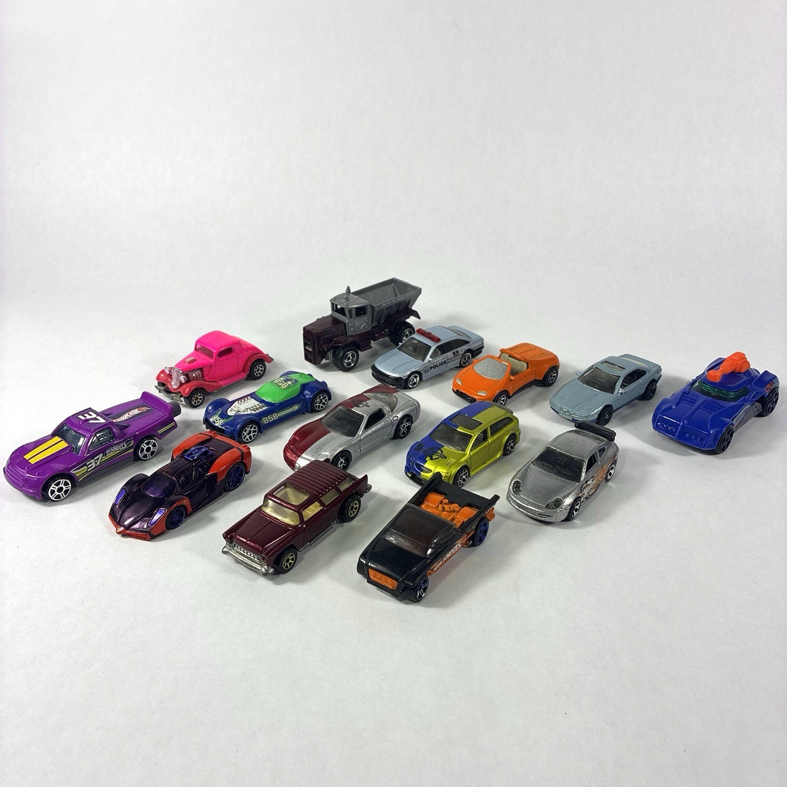 Lot of 14 Hotwheels Cars Loose Various Cars Truck Diecast 1:64