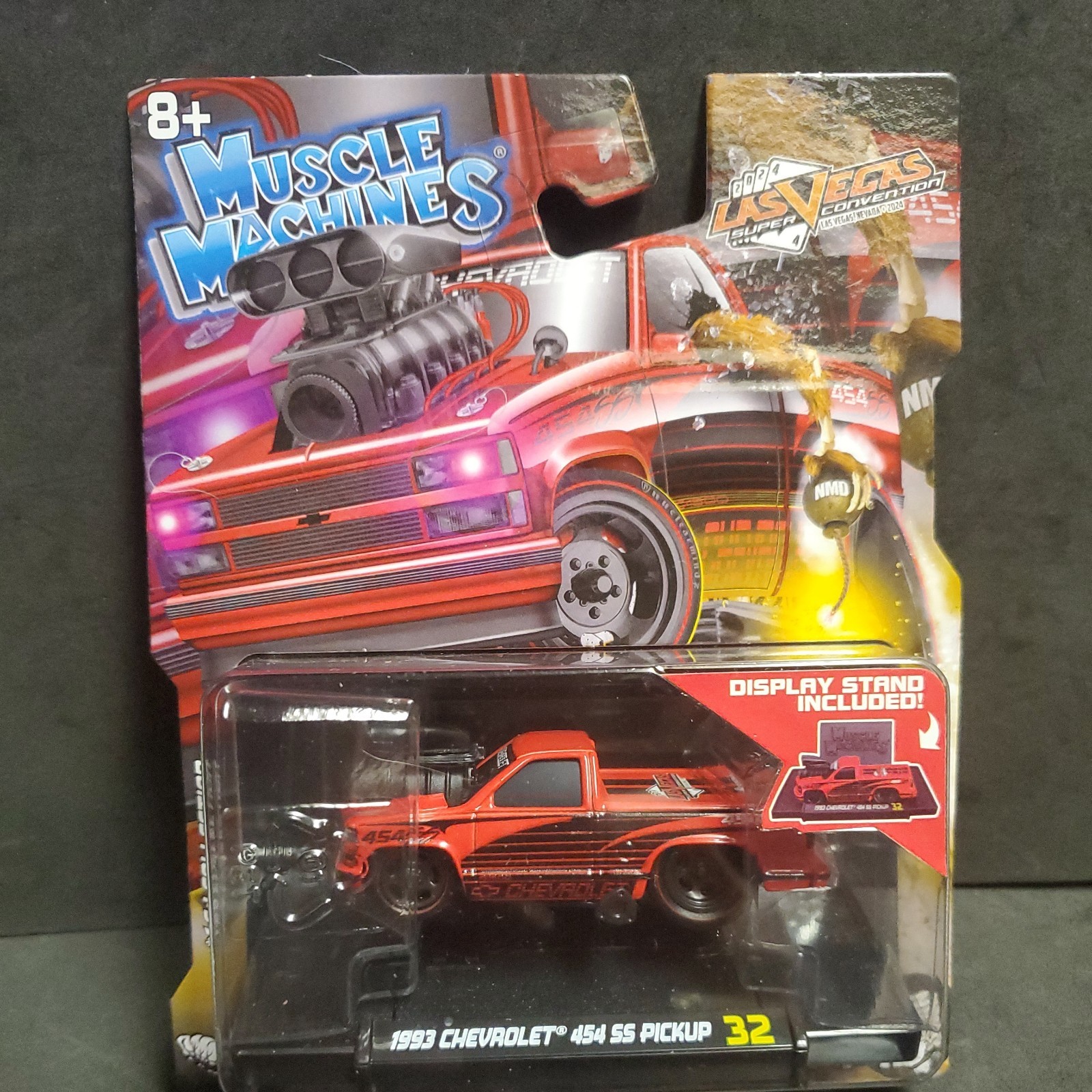Muscle Machines 1993 Chevrolet 454 SS Pickup pair (2)