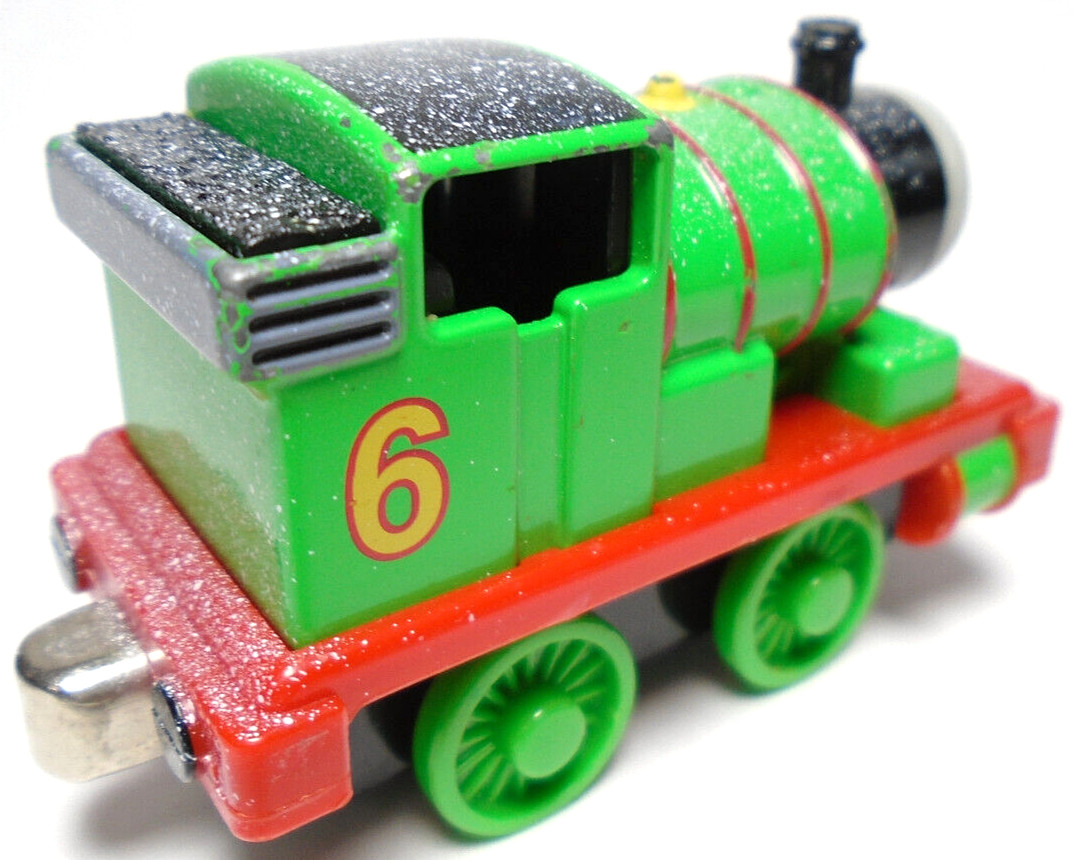 2002 THOMAS & FRIENDS SNOWY PERCY #6 TAKE ALONG & PLAY 2 7/8″ MAGNETIC TRAIN