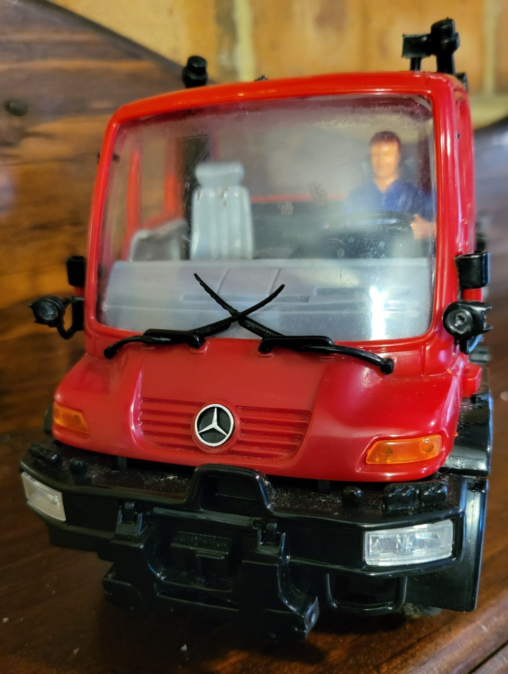 Rare Mercedes Unimog U300 Red Diecast Dump Truck 2000-M1320 W Driver 8″ long