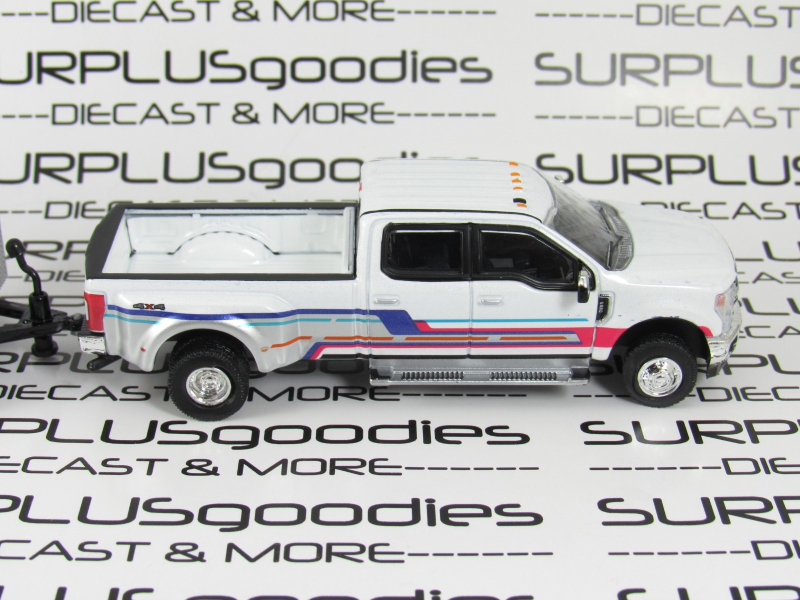 Greenlight LOOSE 2019 FORD F350 LARIAT Dually Pickup w/White Enclosed Trailer