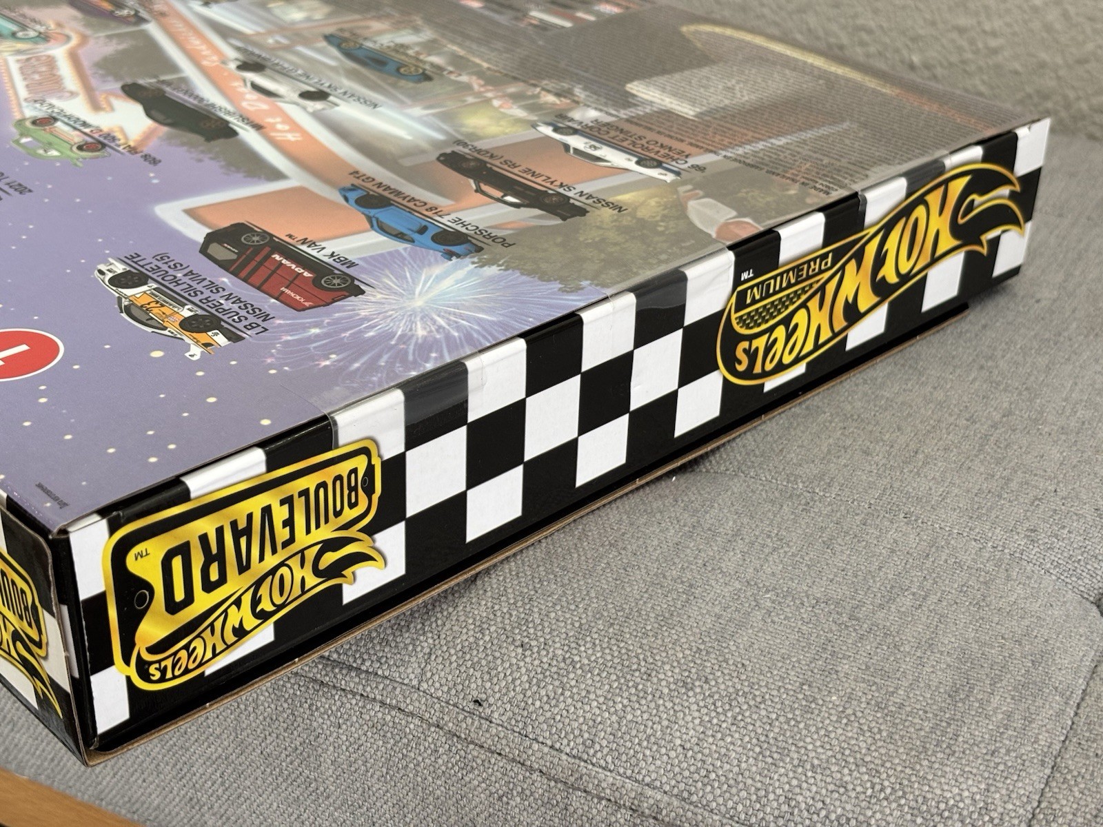 Hot Wheels 2024 Boulevard 25-Car Factory Set Premium Diecast Collection HRW96