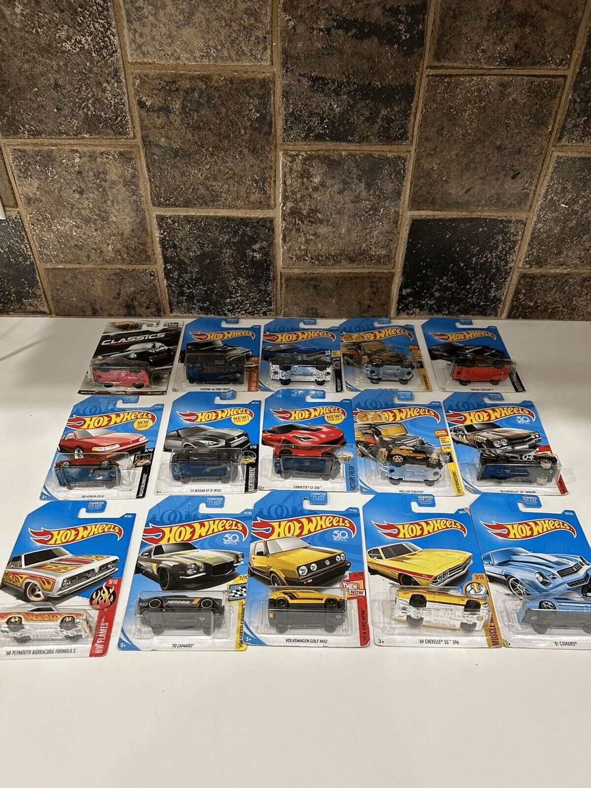 MIX Hot Wheels 15 Car Bundle Lot Variety 1/64 Kid Toy Mattel 2018 And Up