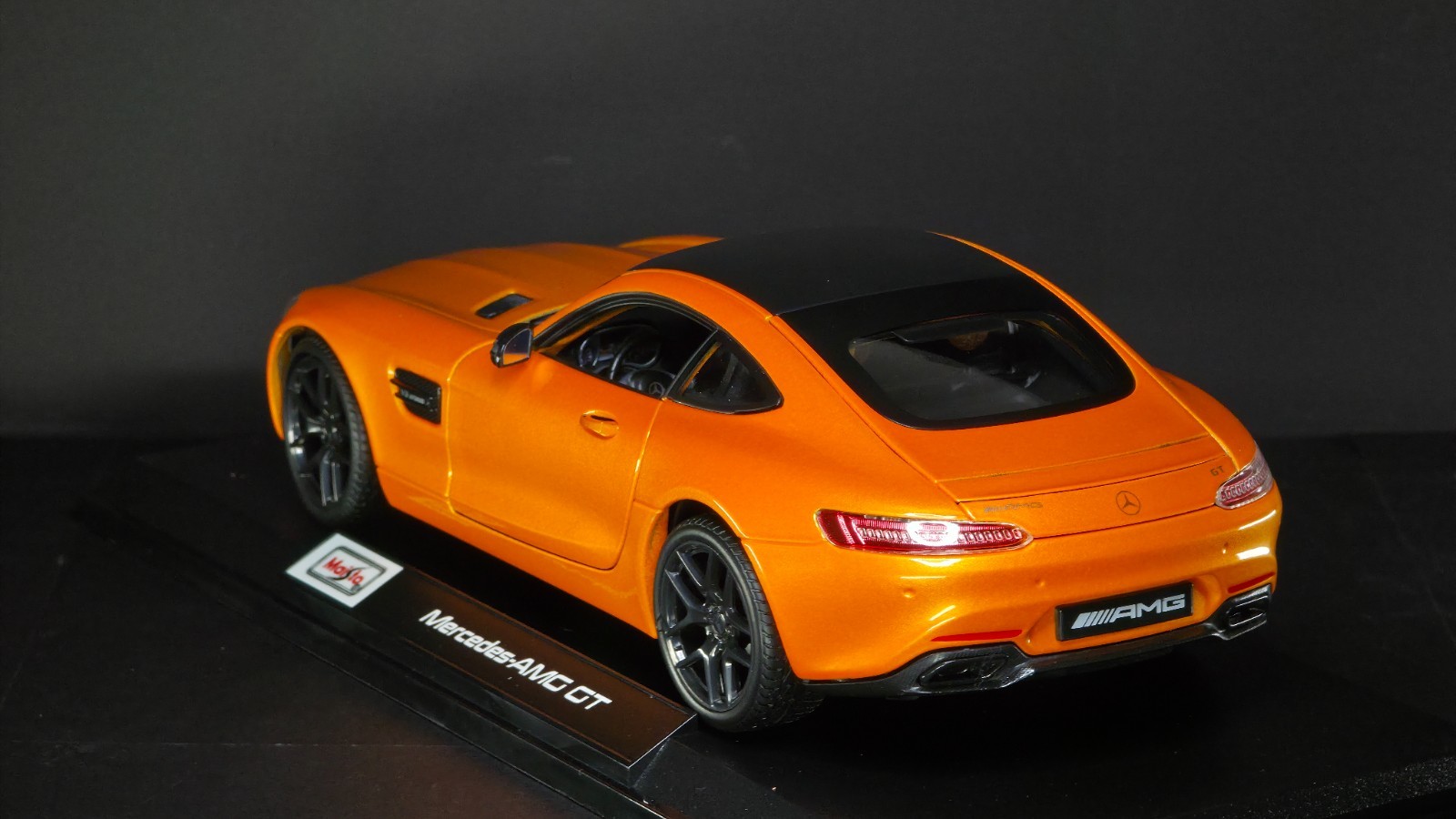 Mercedes-AMG GT 1:18 Maisto Exclusive Style Special Edition – Orange