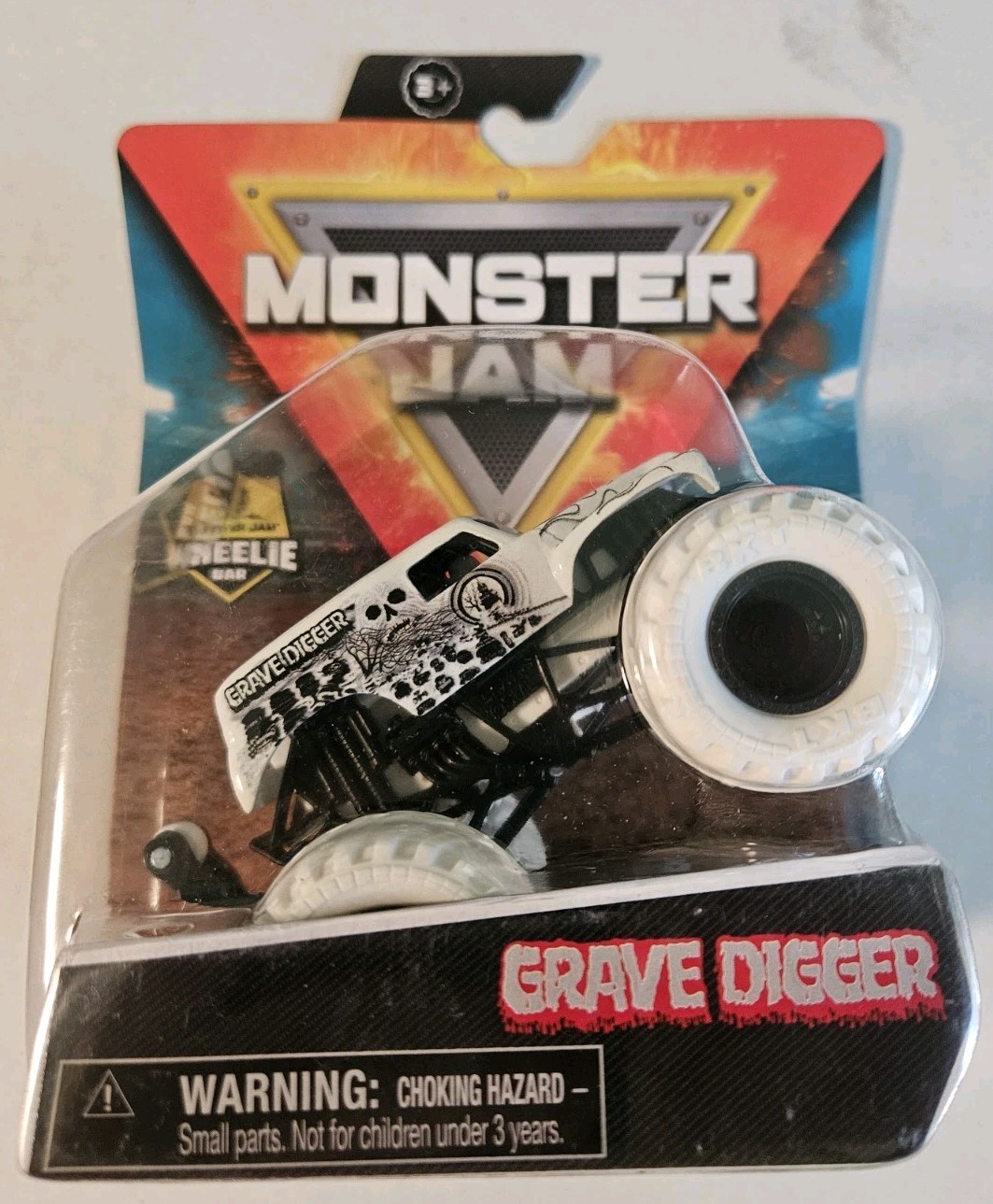 Monster Jam Max Contrast Grave Digger Black White Series 20 1:64 Scale