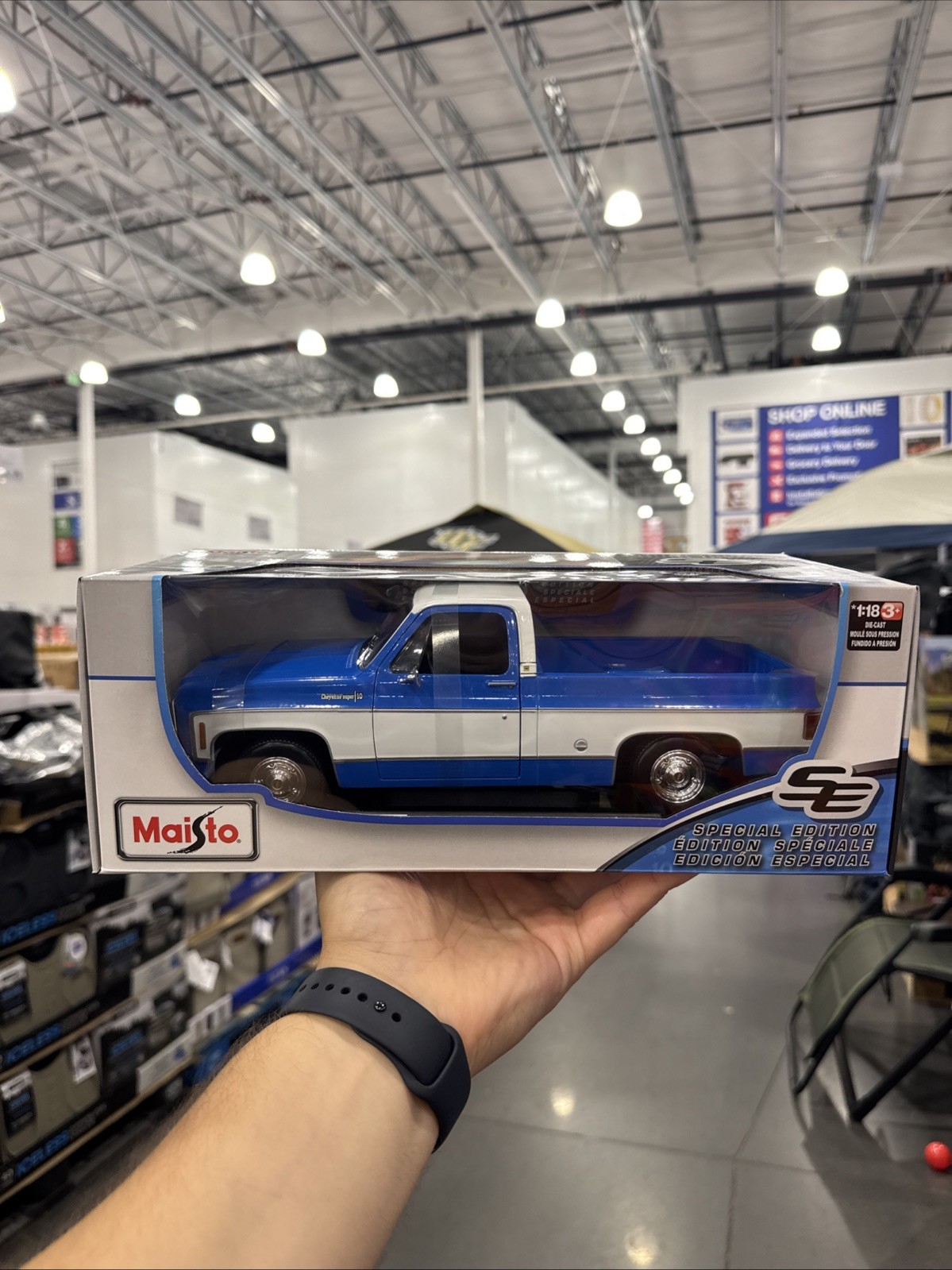 Maisto 1:18 1974 Chevrolet C10 Cheyenne Super Blue White Pickup Truck NIB