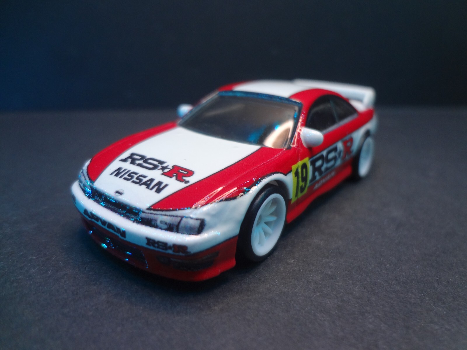 Hot Wheels Nissan 240SX (S14) – 1:64 loose