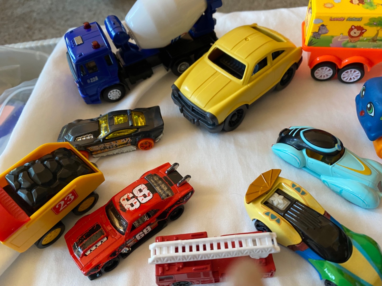 Various Cars Trucks Lot of 12 Vehicle Toys 017-005