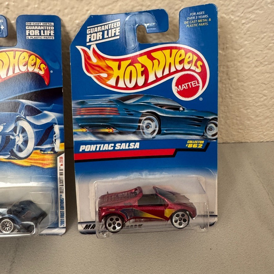 Hot Wheels Mainline 90’s & 00’s NIP 12 Lot Vintage Collectible Cars Variety Pack