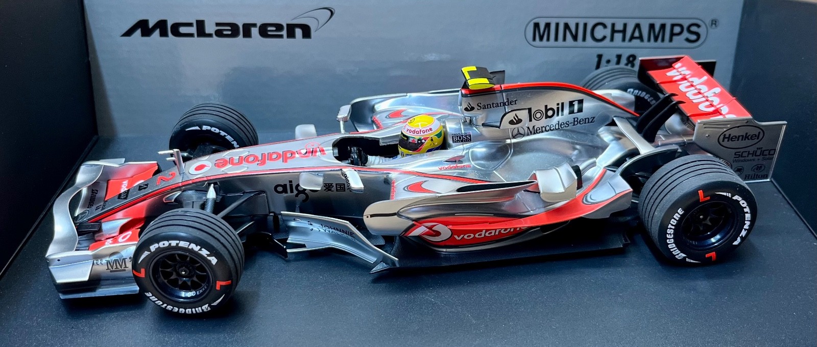 Minichamps 1:18 Scale F1 Vodafone McLaren Mercedes MP4-22 L Hamilton Model Boxed