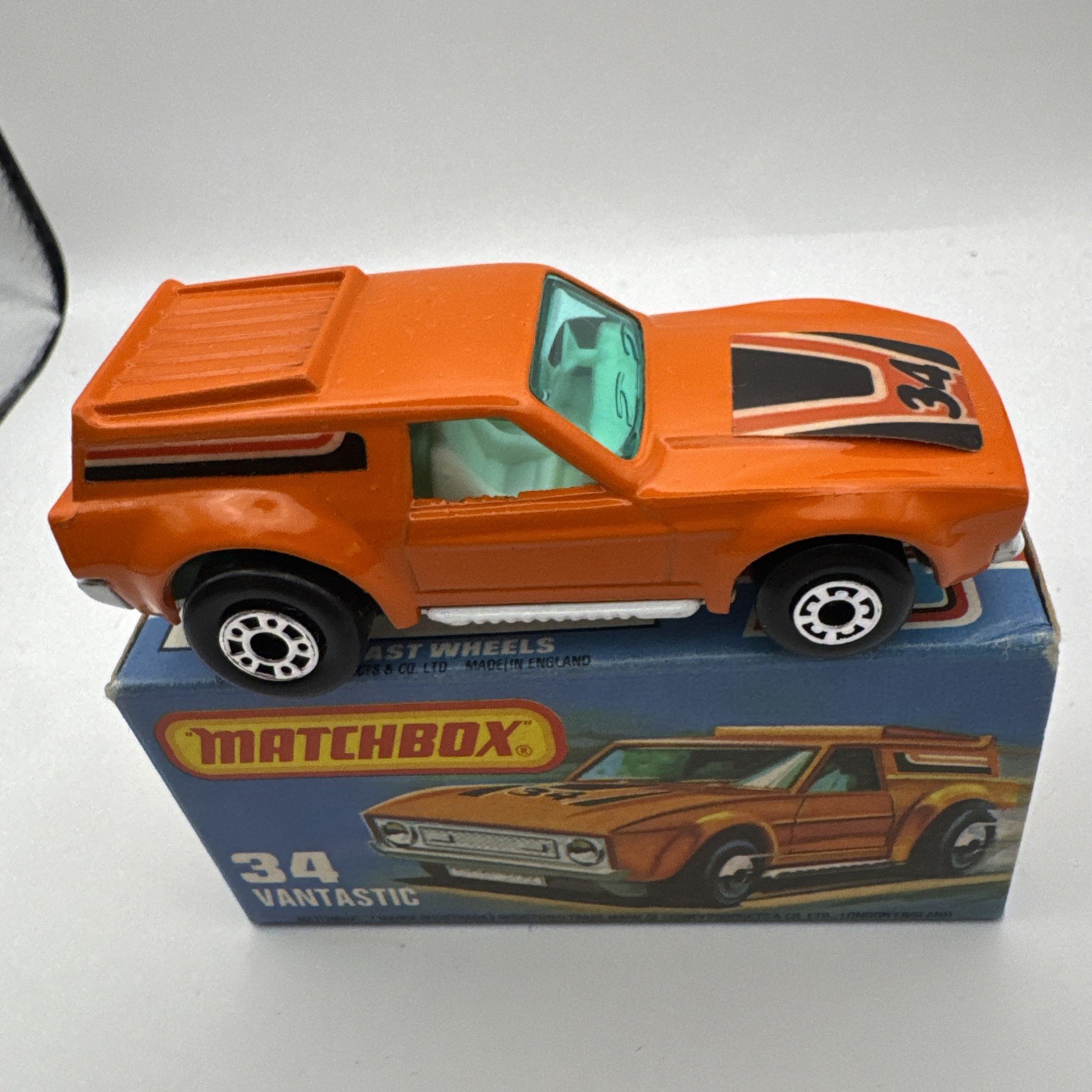 Matchbox Lesney Superfast MB34 Vantastic w/K Box