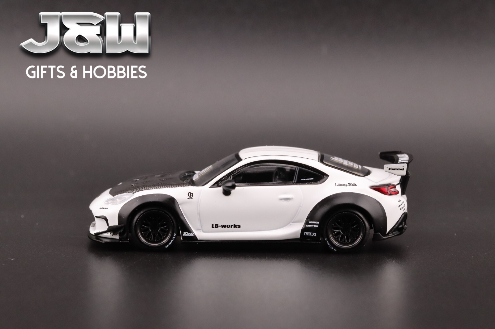 Mini GT Toyota GR86 LB Nation White #769 1/64