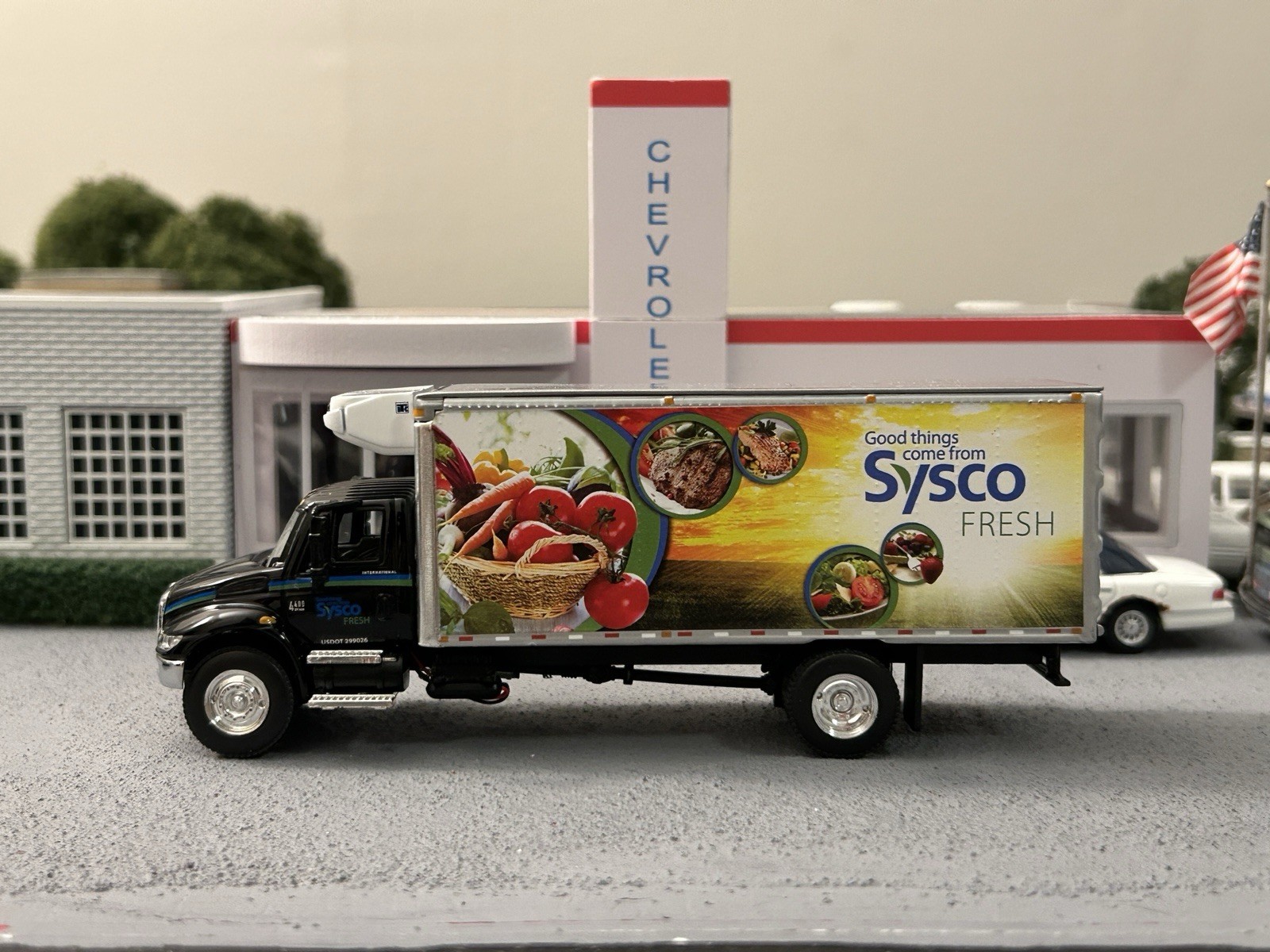 RARE – Sysco FRESH International 4400 Refrigerated 1/64 Diecast Truck DCP 33758
