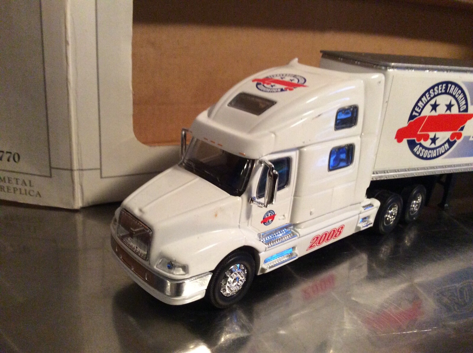 Volvo 770 vision semi tractor Tennessee truck driving championship 1:64 specast