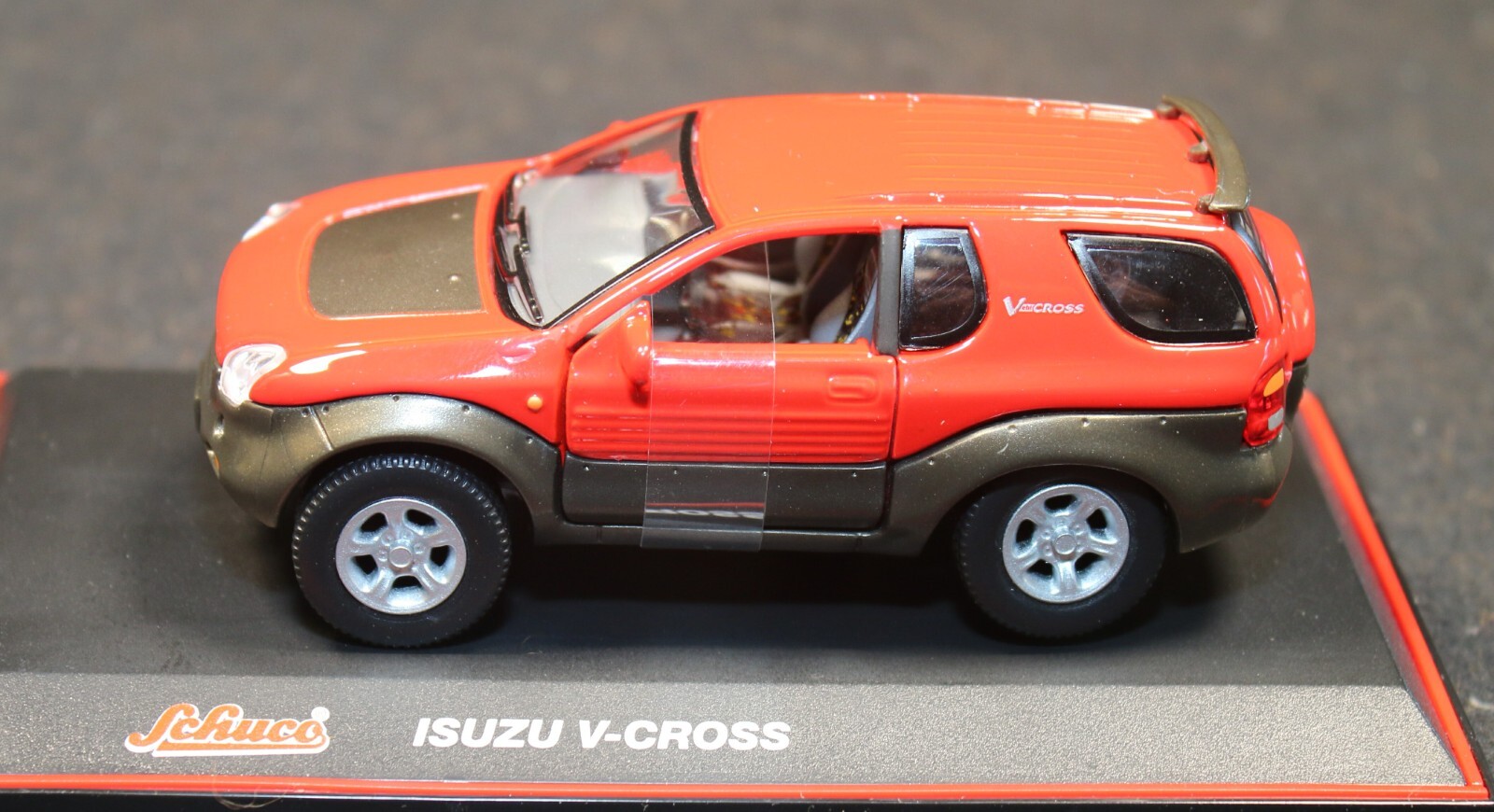 Schuco Isuzu V-Cross Red Junior Line 1:43 Car Diecast Exclusive Edition
