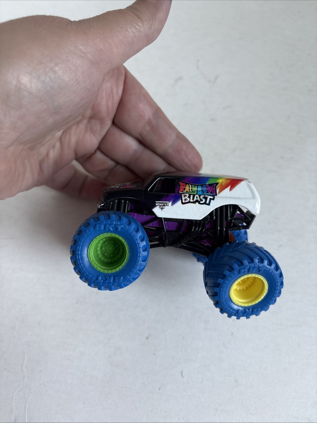 Monster Jam Rainbow Blast Monster Truck 1:64 Retired Multi-Color
