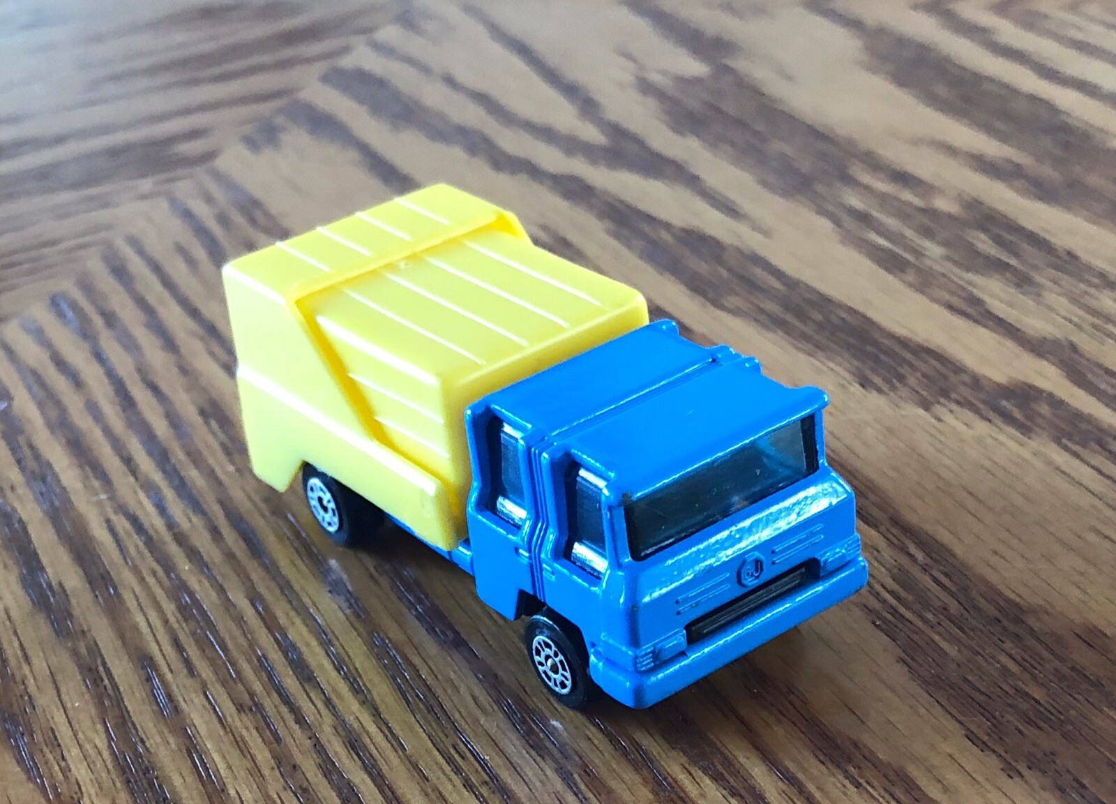 Corgi Juniors (United Kingdom) 1/72nd Refuse (Garbage/Waste/Trash) Truck
