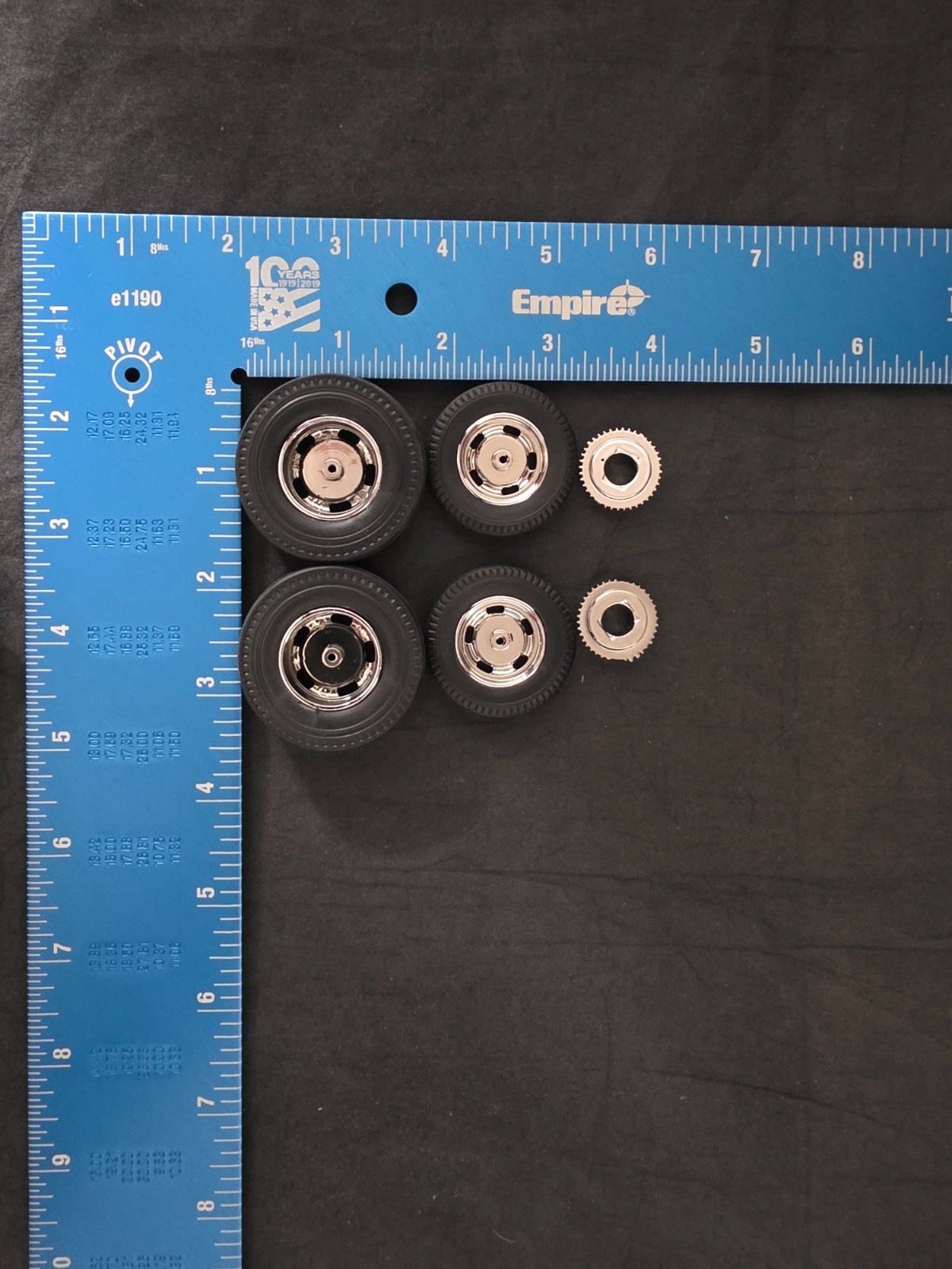 ACME 1:18 Scale Hot Rod Wheel and Tire Set – A1805026W