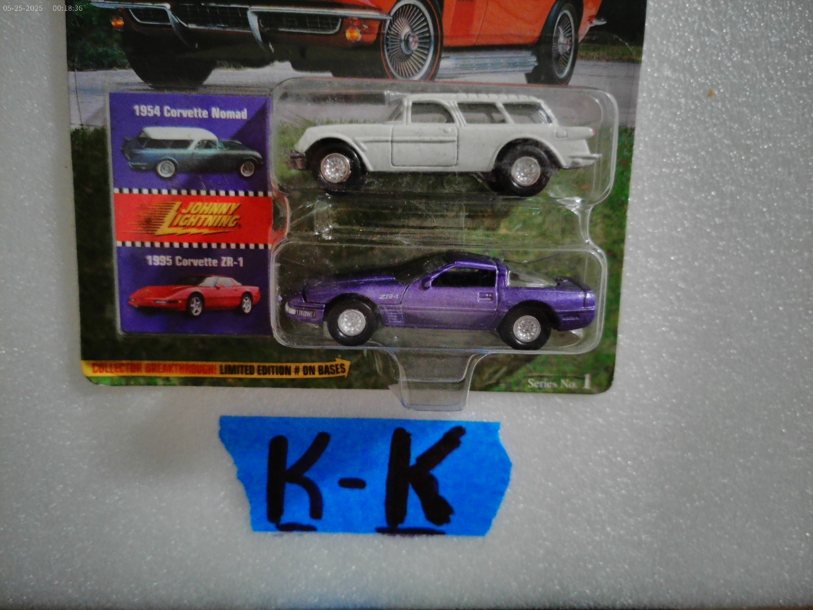 JOHNNY LIGHTNING CLASSIC CUSTOMS CHEVY CORVETTE 1954 NOMAD 1995 ZR-1 PURPLE 1:64