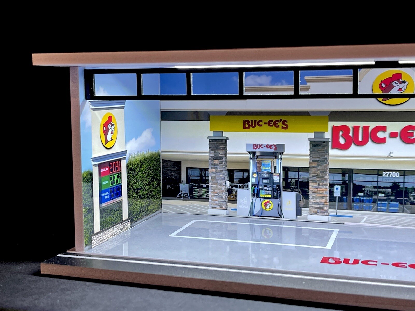 Buc-ee’s Theme 1:64 Model Garage Diorama LED Lighting! FAST SHIP FOR Hot Wheels