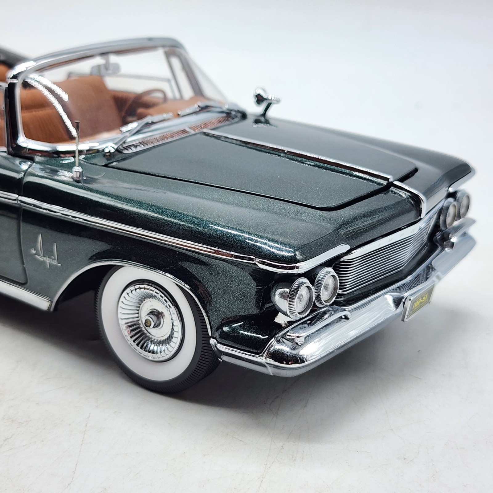54Z Signature Models 1961 Imperial Crown Convertible 1:18 Rare Color Variant
