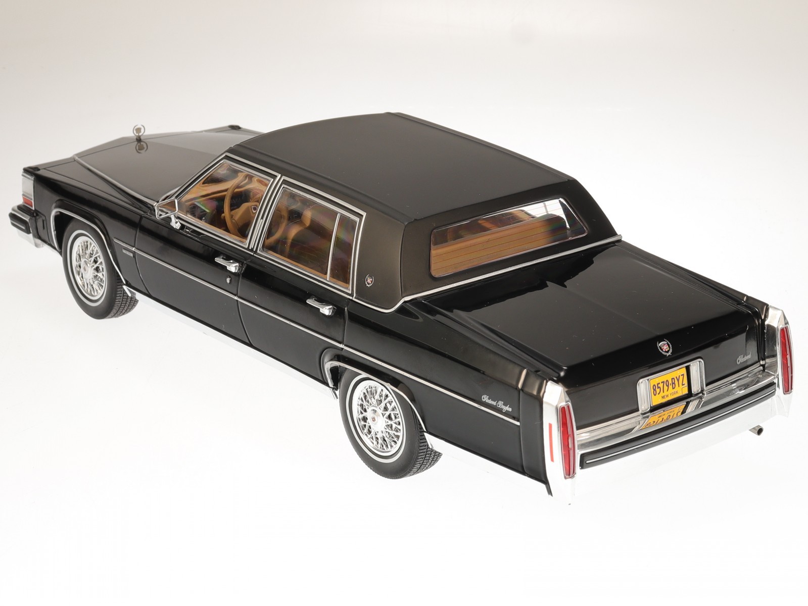 Cadillac Fleetwood Brougham 1982 Black diecast model car 18250 MCG 1:18