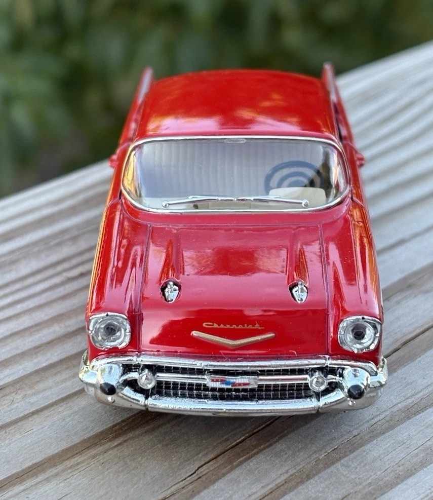 NEW Kinsmart 1957 Chevrolet Bel Air Hard Top 1:40 Diecast Toy Car 5313D Red