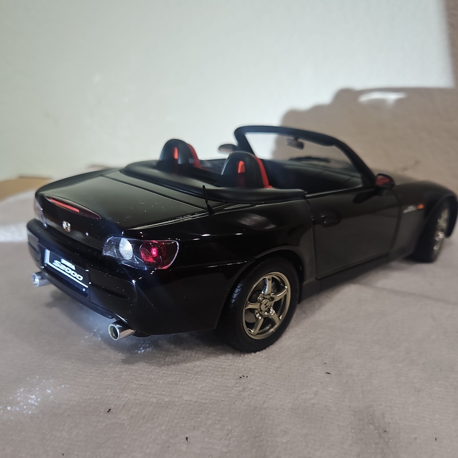 AUTOart Honda S2000 Convertible Diecast Model Car Black/Red Opening Hood & Doors