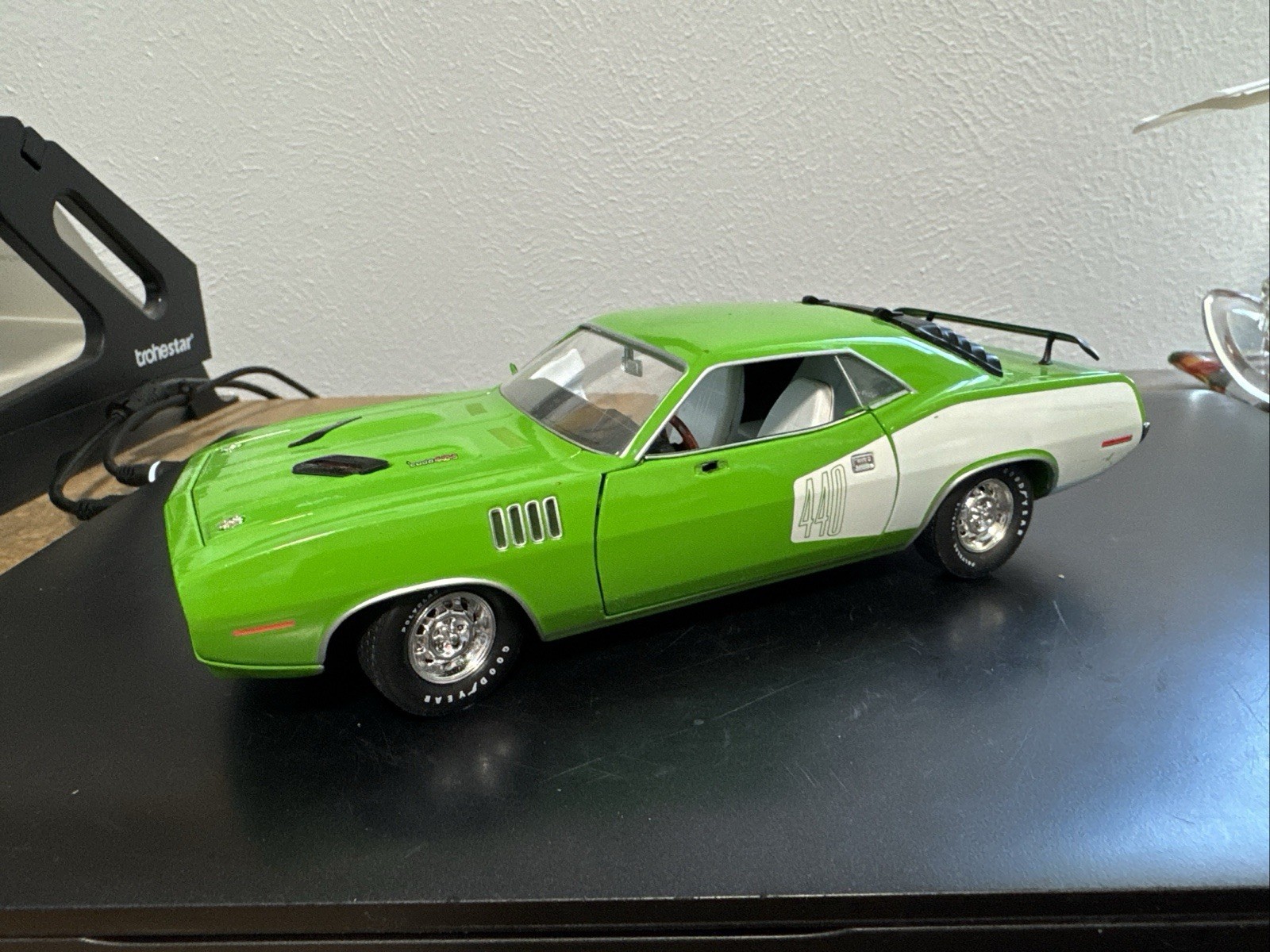 Die Cast Car Vintage 1971 Cuda 440 Green 1:24