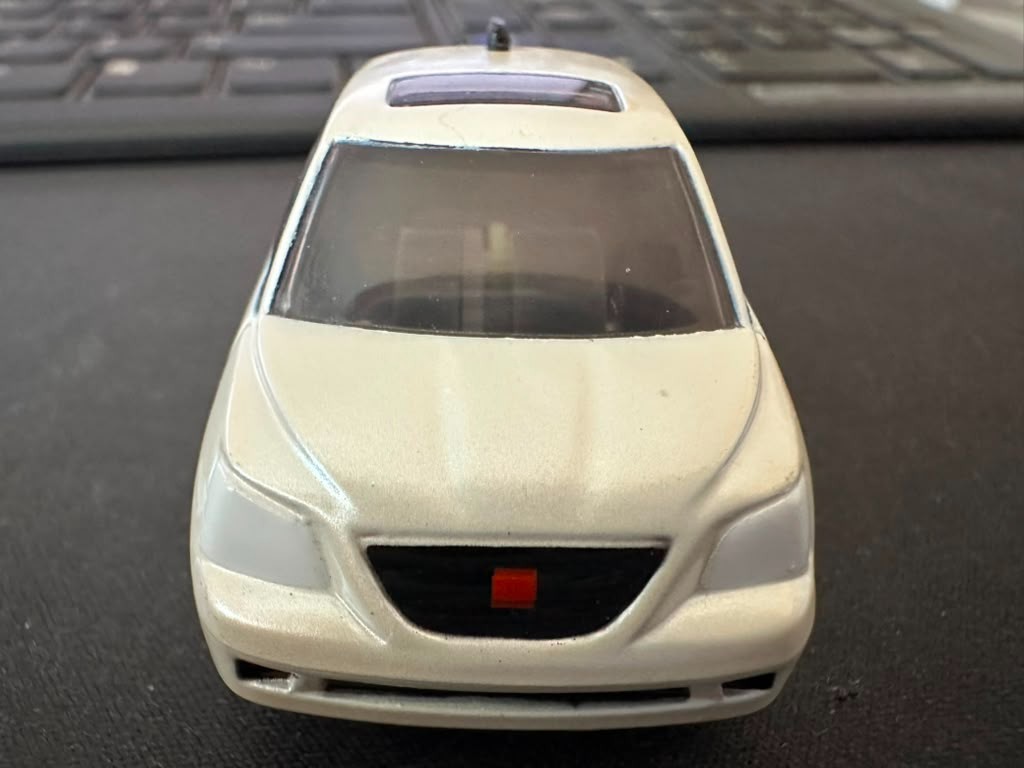 Rare Takara Choro-Q Toyota Altezza Gita White Keychain Lexus IS300 SportCross JD