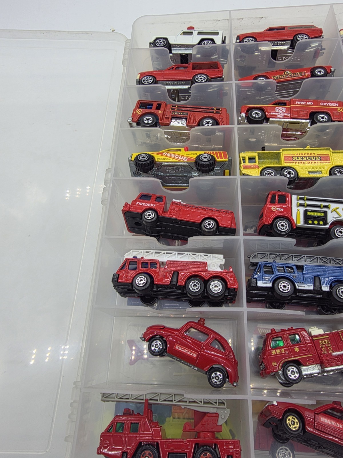 Mix – LOT of 48 – Fire Trucks, Ambulance & Emergency Vehicles