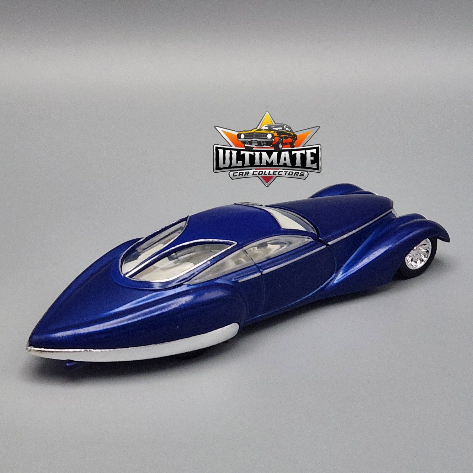 Chip Foose Manhattan Original Custom Design Collectible 1:64 Scale Collector Car