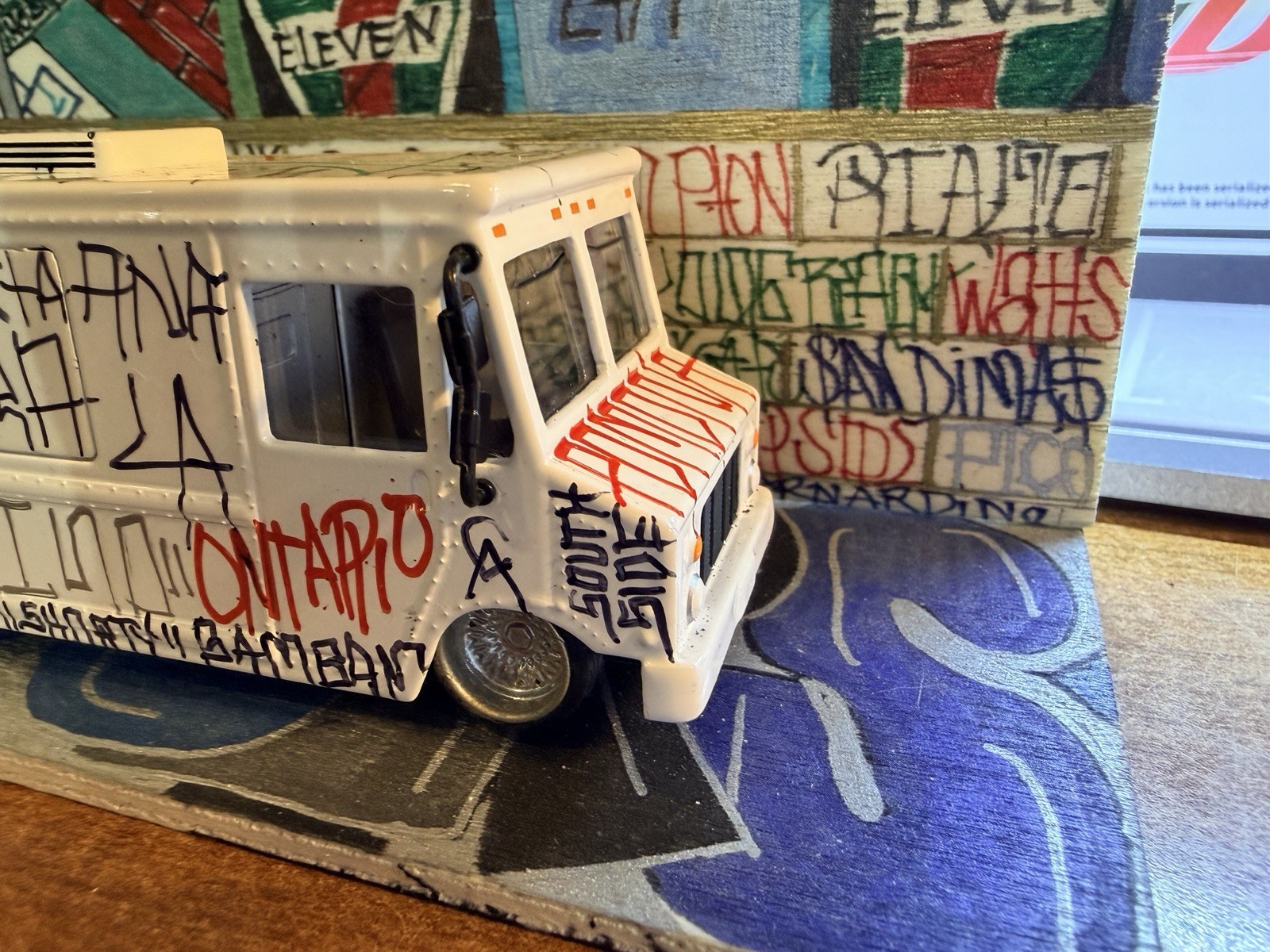 Food Truck MIJO 1:64 Die-cast American Diorama California Graffiti Taco Truck