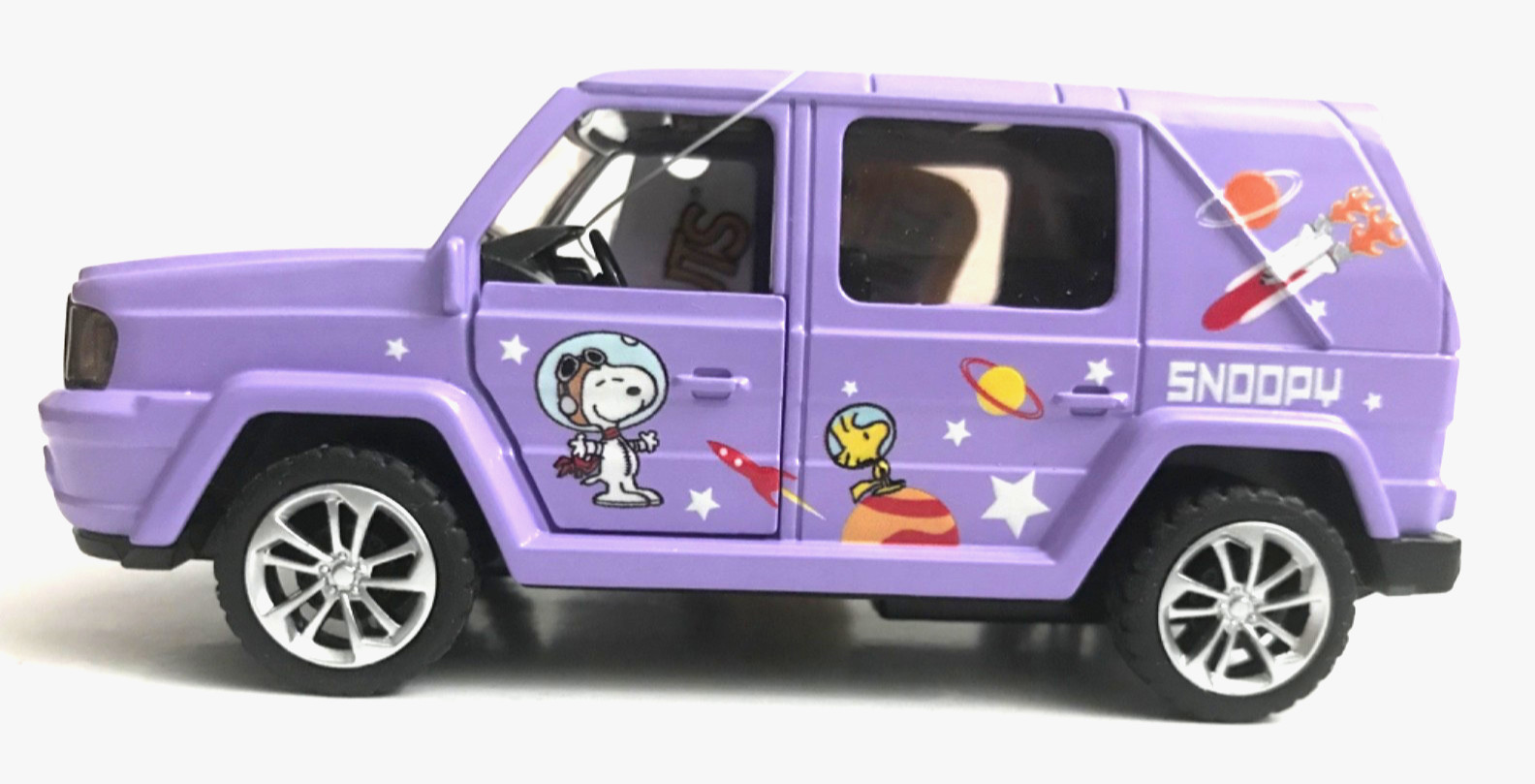 “Peanuts” Astronaut Snoopy SUV (space scene), Major New with tag