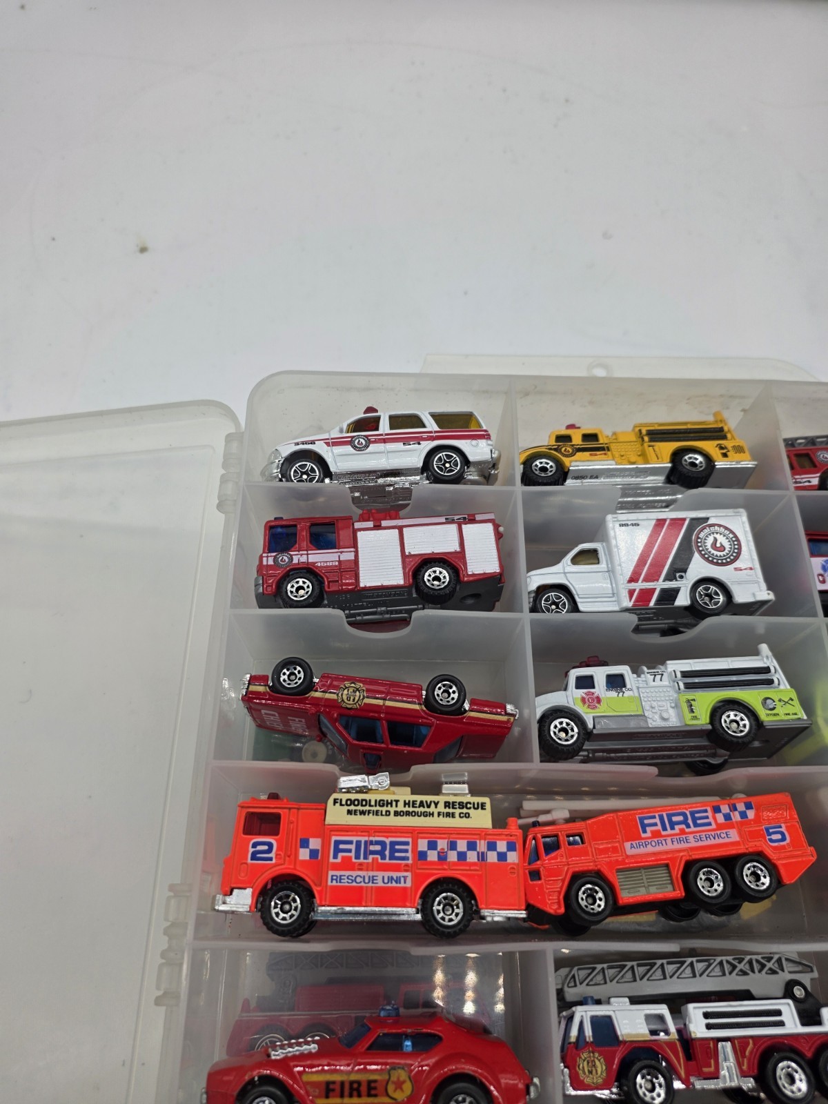 Mix – LOT of 48 – Fire Trucks, Ambulance & Emergency Vehicles