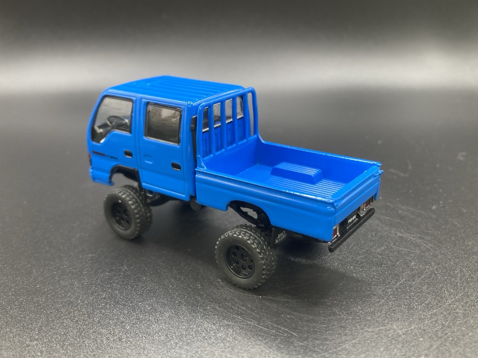 Isuzu NHR Lifted 4×4 Pickup Truck 1/64 Scale Massdi Diecast Custom Model1