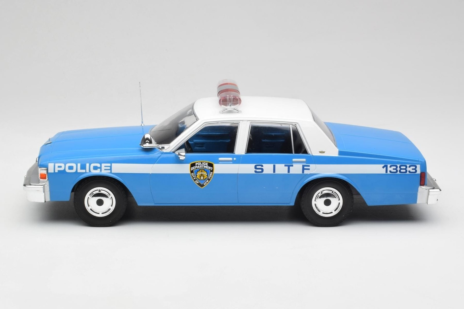 Chevrolet Caprice NYPD Police Car MCG 1:18 | MCG18360