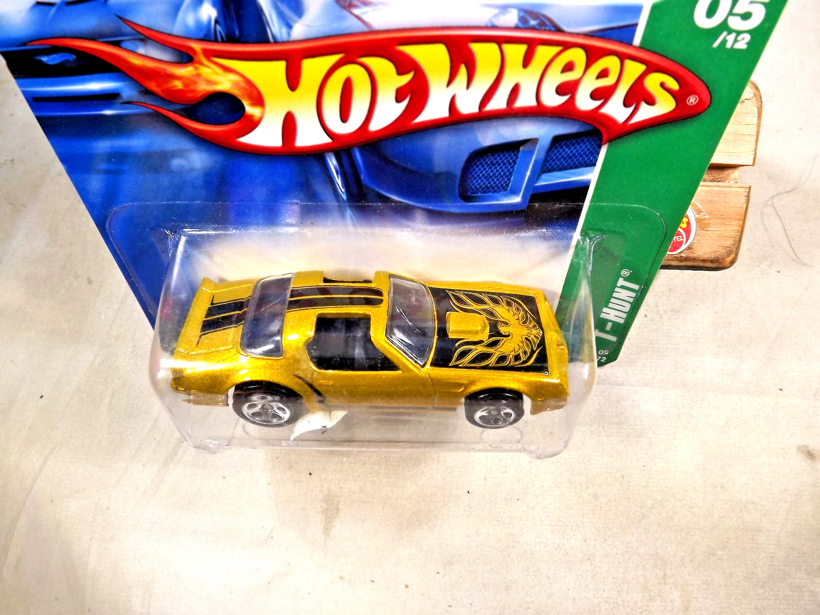 2008 Hot Wheels #165 Treasure Hunt 5/12 HOT BIRD Gold w/Chrome 5 Spoke ShortCard