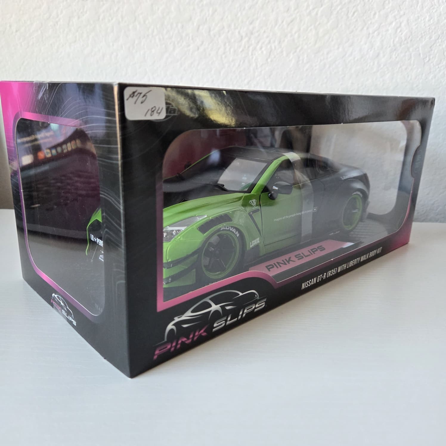 Jada Toys Pink Slips Nissan GT-R R35 with Liberty Walk body kit 1/18 Scale