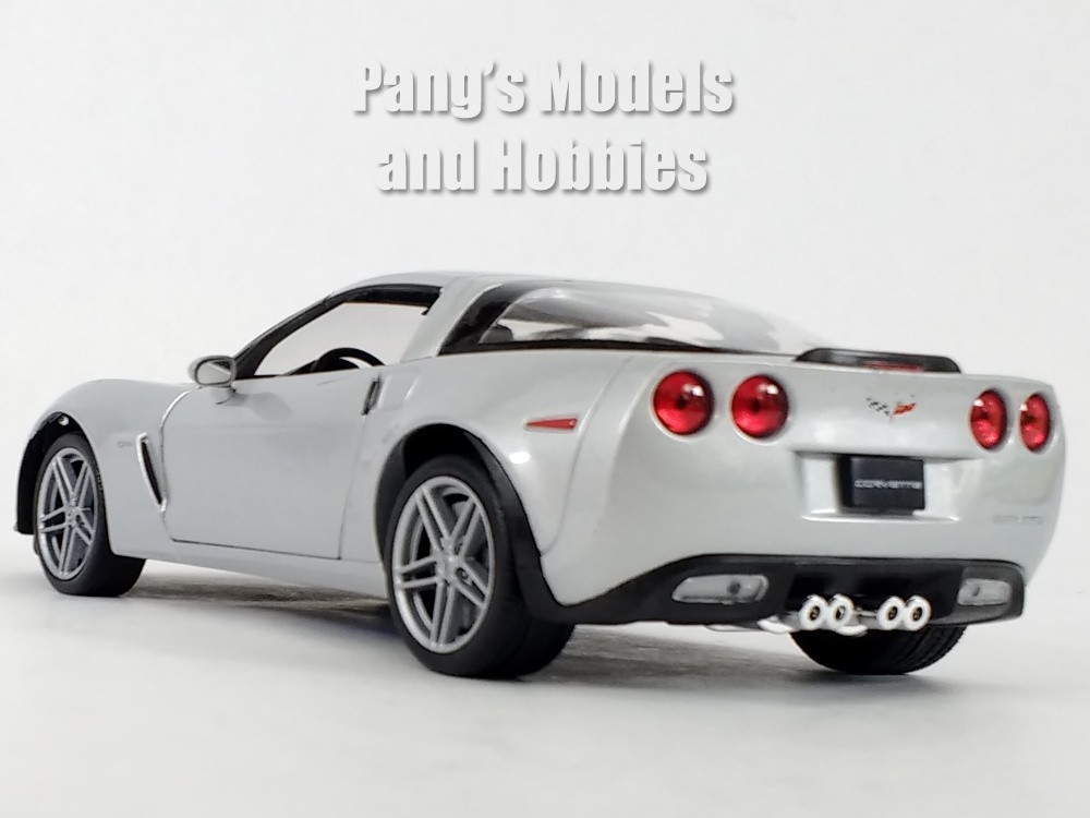 2007 Chevrolet Corvette Z06 C6 1/24 Scale Diecast Model by Welly – SILVER