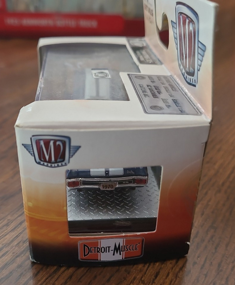 M2 Machines Detroit Muscle 1970 Chevrolet Chevelle SS 454 Blue/White New in Box