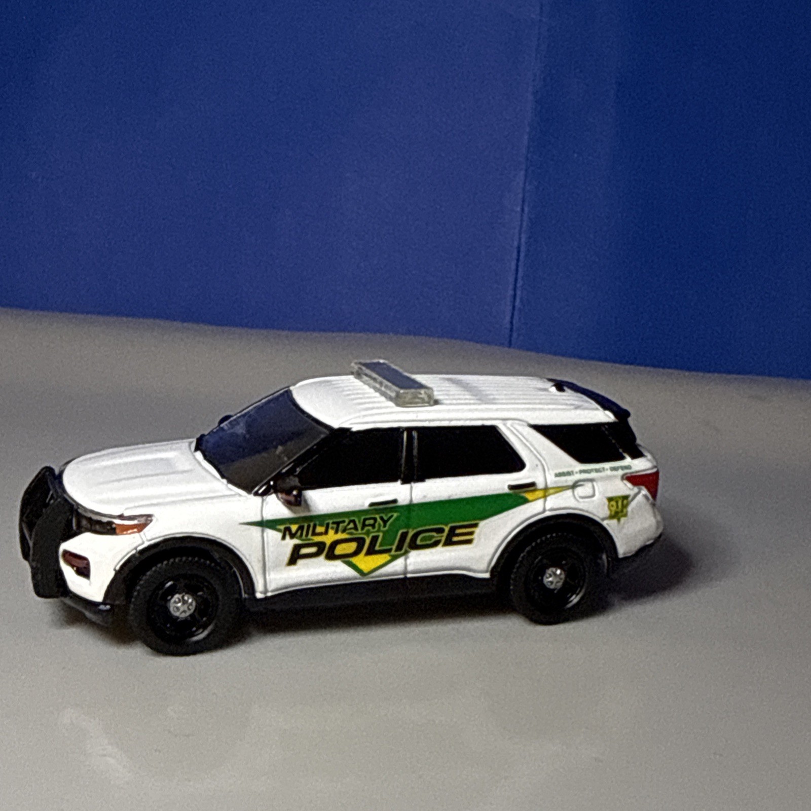 Greenlight 1:64 Ford Explorer Custom US Army Military Police