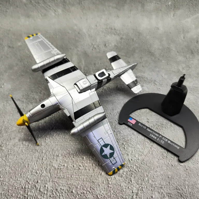 1:72 Alloy Diecast Military Model United Kingdom P-51 Mustang Fighter Aircraft