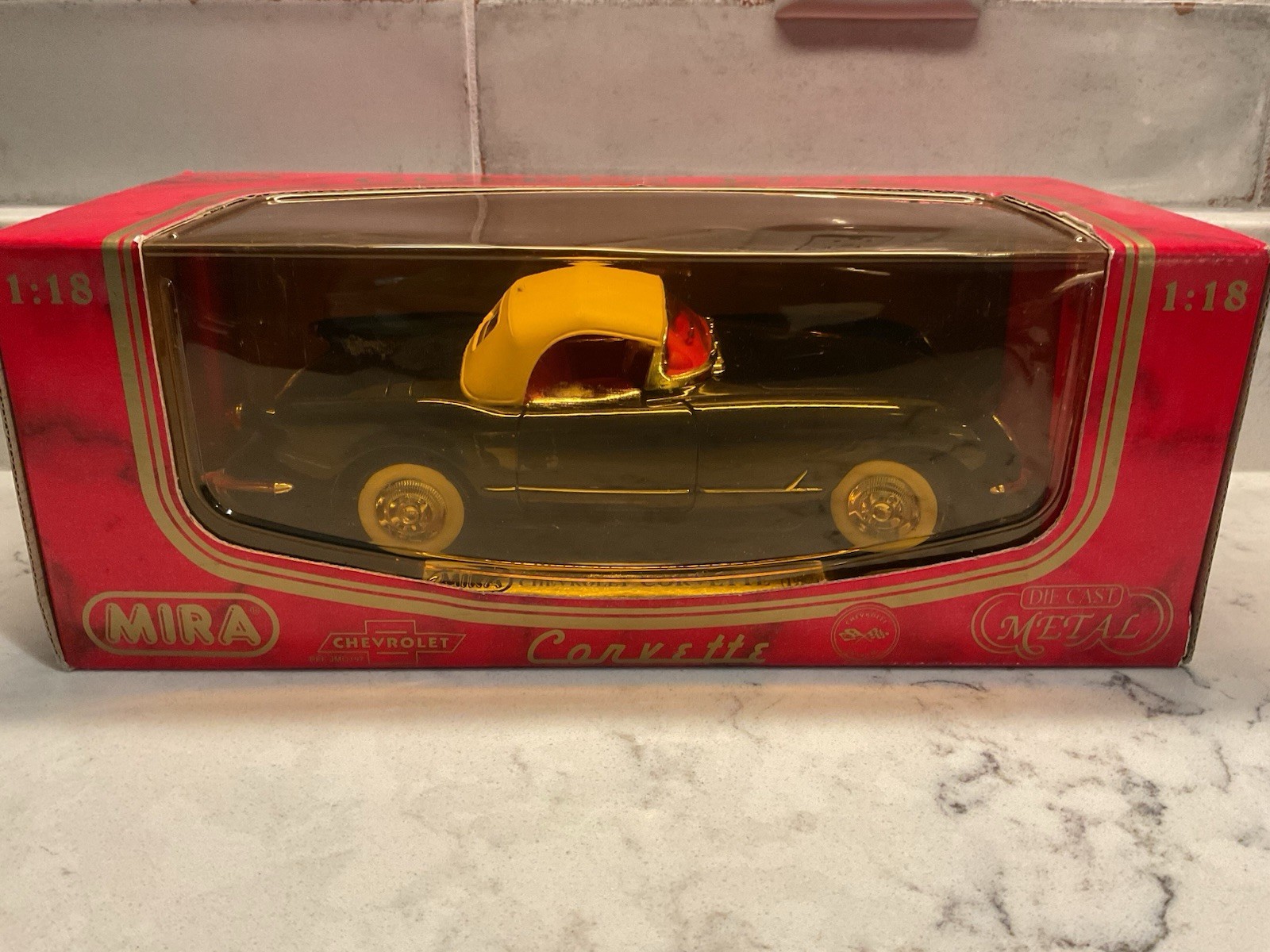 Mira Golden Line 1:18 1954 Corvette NIB