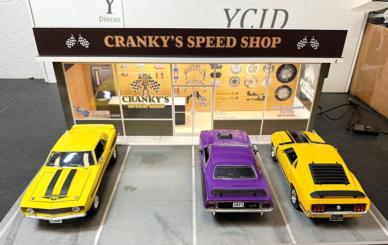 1/24 SCALE, CRANKYS SPEED SHOP DIORAMA
