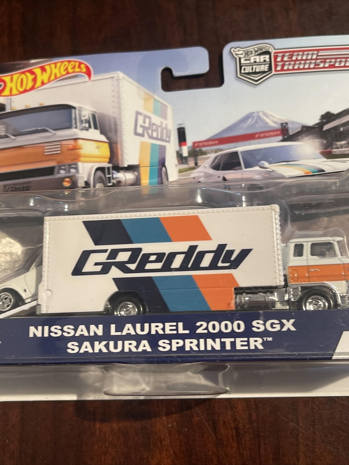 Hot Wheels Nissan Laurel 2000 SGX Sakura Sprinter Team Transport