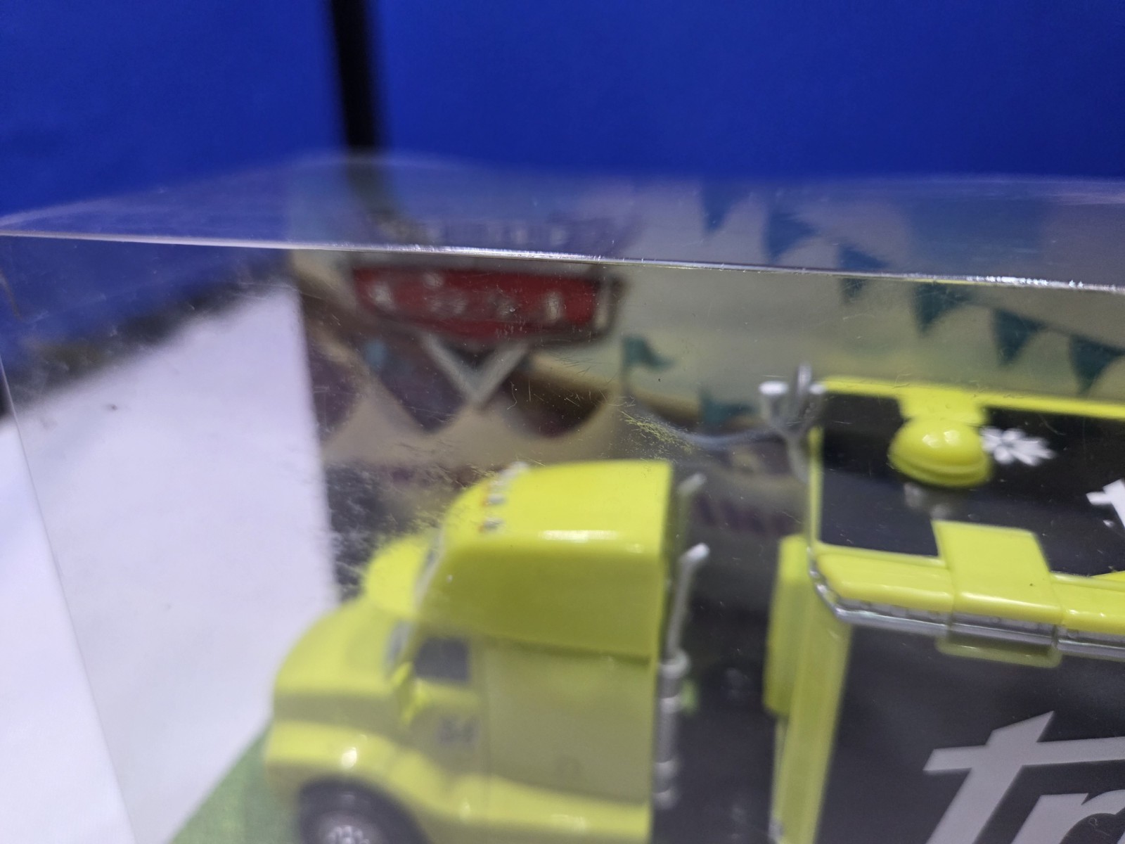 Cars Disney Pixar TRUNK FRESH HAULER 9 “New, Sealed”