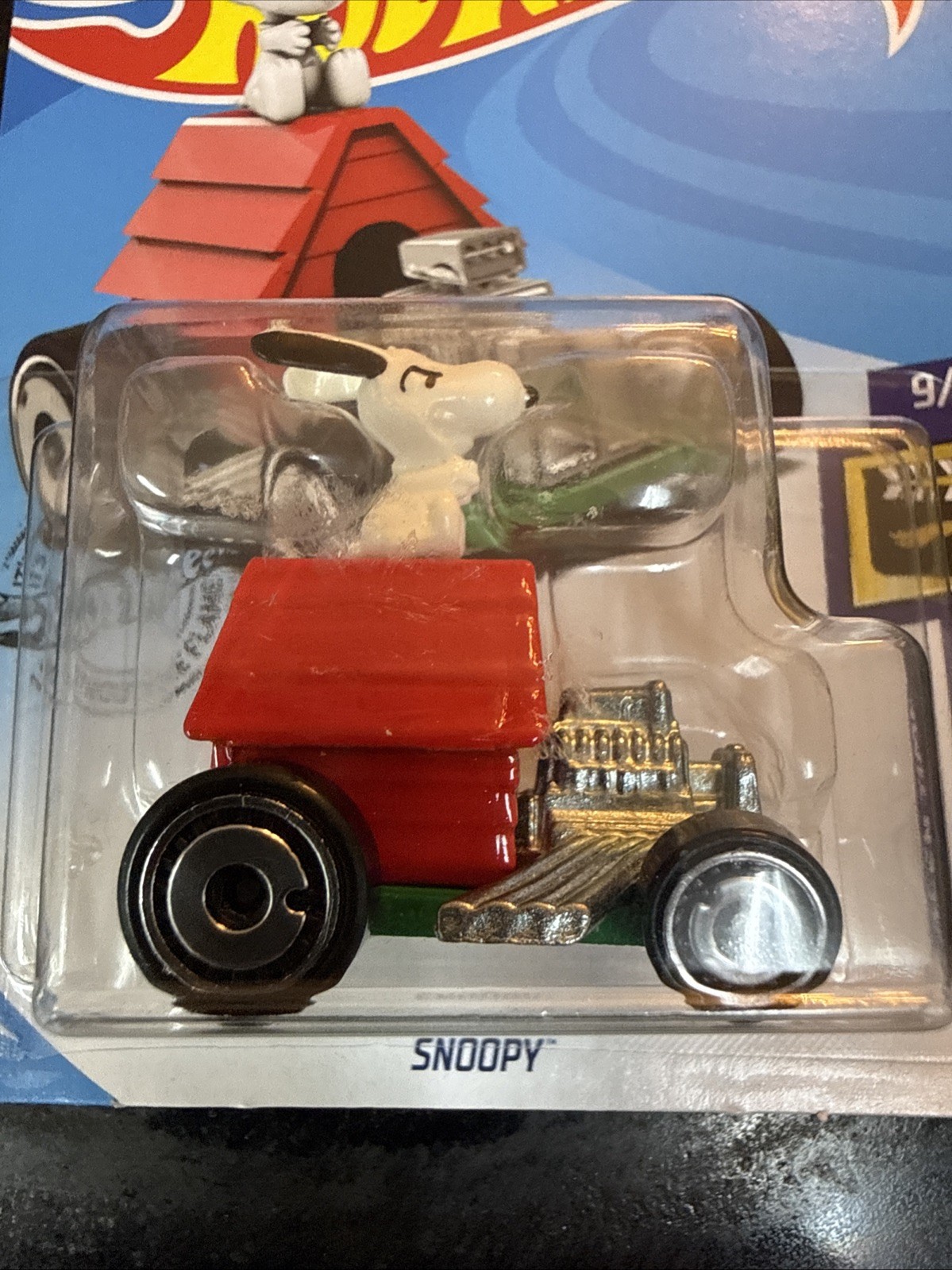 HOT WHEELS PEANUTS SNOOPY Doghouse Car 9/10 – 14/250