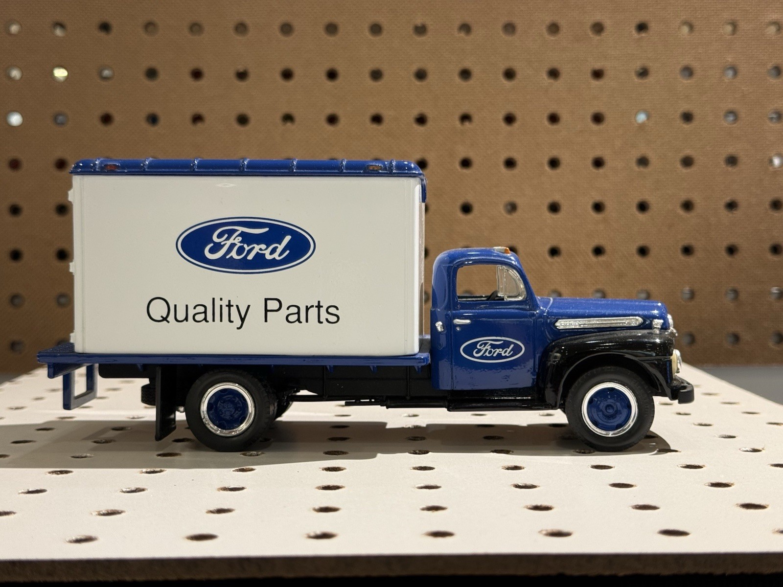 1ST GEAR 1951 Ford F-6 Dry Goods Van Ford Quality Parts 20-1123