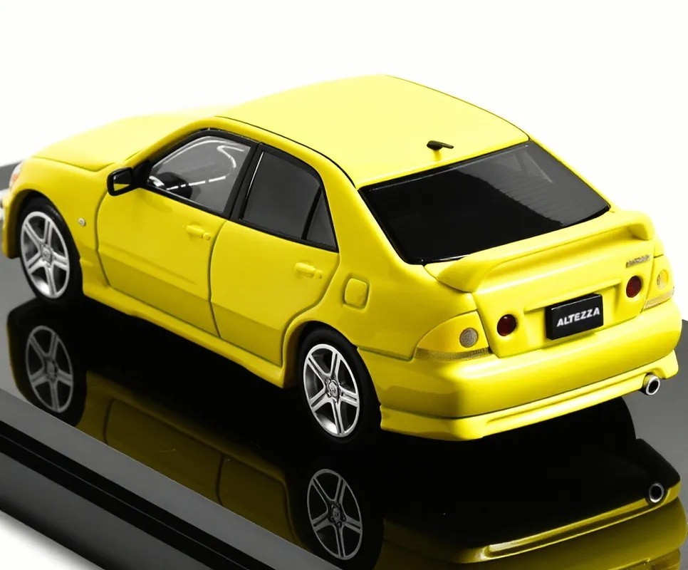HobbyJapan 1:64 Yellow Altezza RS200 Spoiler Sport Model Diecast Metal Car